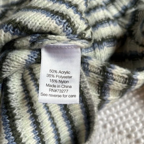 Nine West knit sweater in white, forest green and blue pattern. Size XS. - Picture 8 of 8